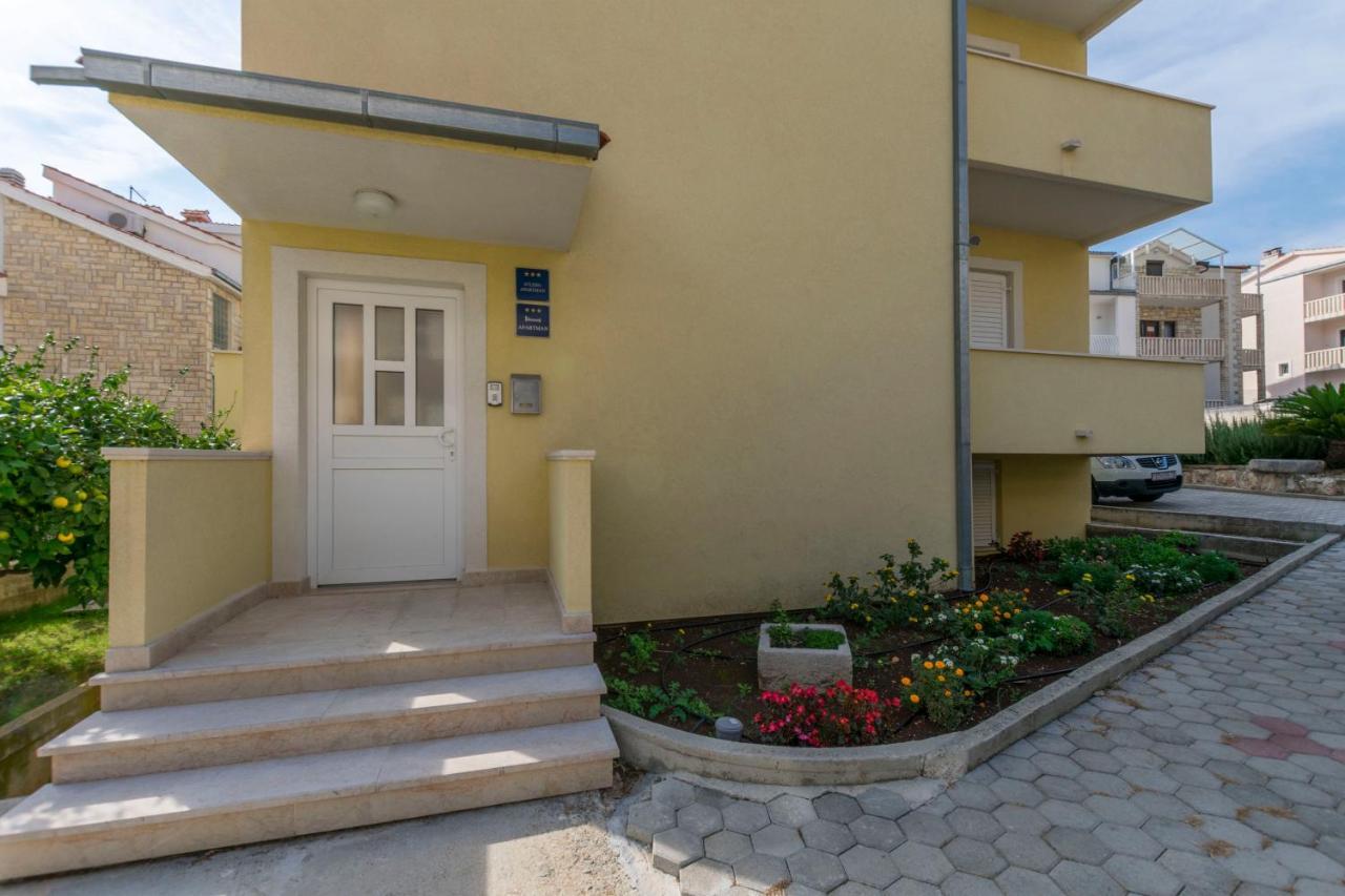 Apartments Srecko Duće Buitenkant foto
