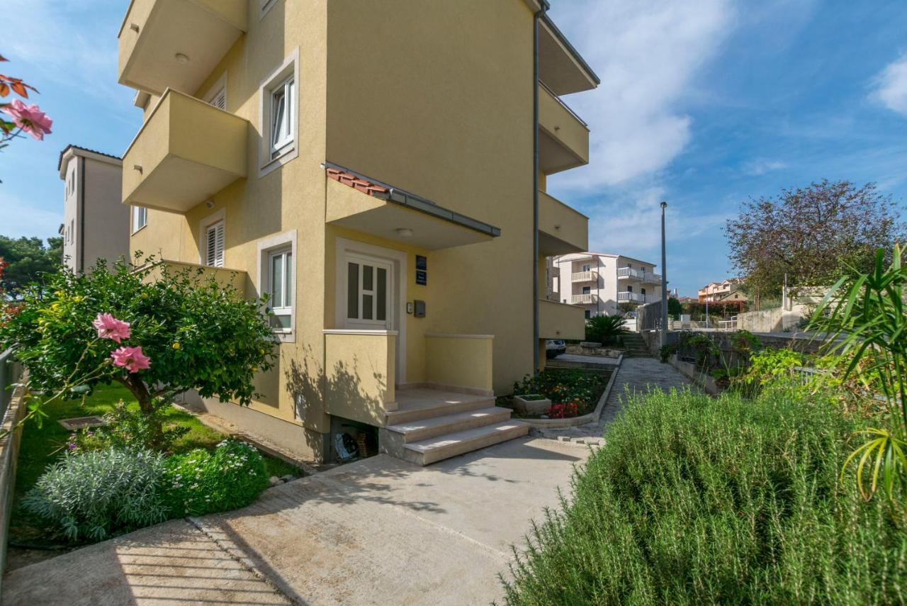 Apartments Srecko Duće Buitenkant foto